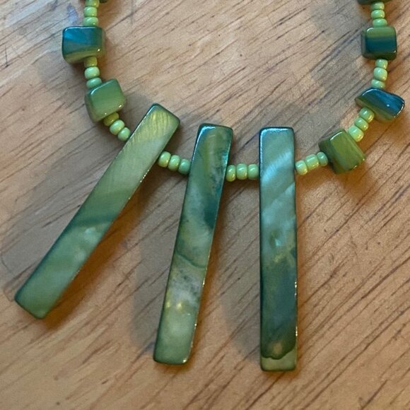 Vintage Green Shell/Beaded Necklace - 17 inches 5/$25 - Picture 1 of 3